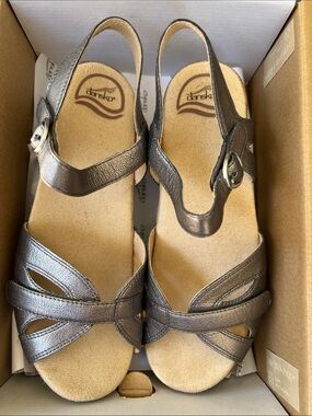 Dansko Metallic Pewter Leather Slingback Sandals size 38